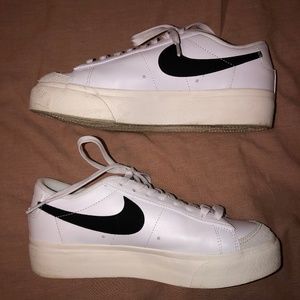 Nike women blazer low platform